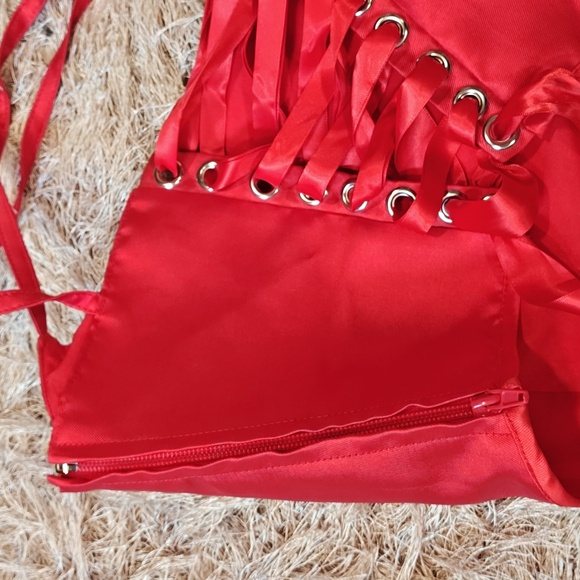 Red Bodice - Picture 3 of 4
